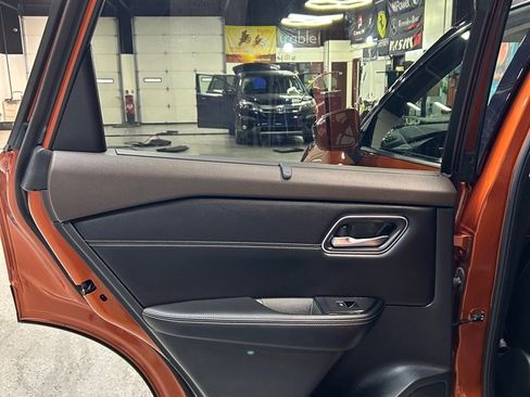 Used 2021 Nissan Rogue Platinum image 14