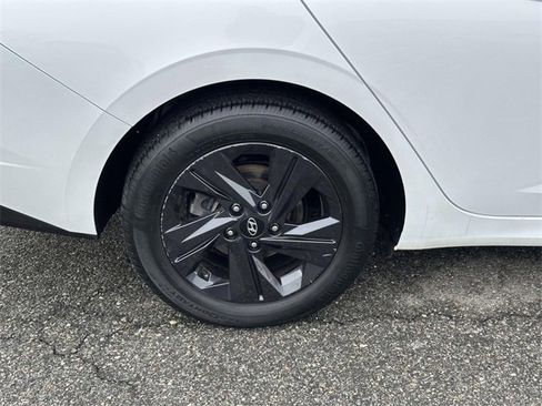 Used 2022 Hyundai Elantra SEL w/ Convenience Package image 9