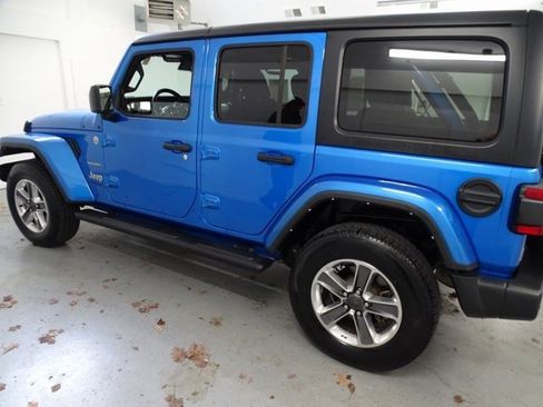 Certified 2022 Jeep Wrangler Unlimited Sahara w/ Safety Group image 17