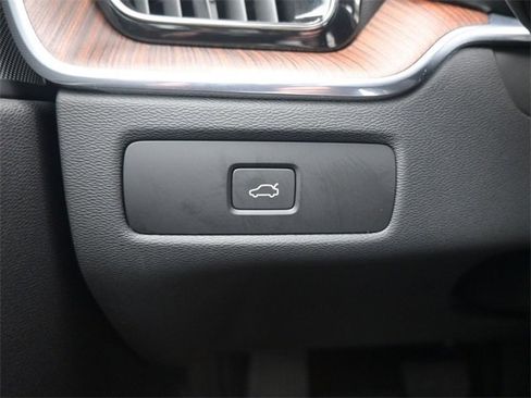 Used 2023 Volvo XC60 B5 Plus w/ Protection Package image 24