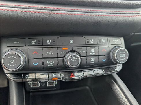 Used 2023 Dodge Durango GT AWD/4WD image 29