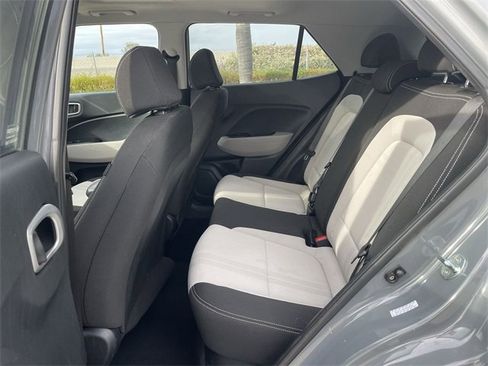 Used 2023 Hyundai Venue SEL image 23