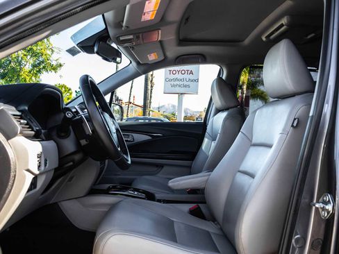 Used 2017 Honda Pilot Touring image 13