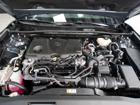 Used 2025 Toyota Camry SE w/ Convenience Package image 30