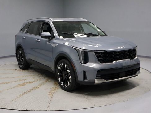 Used 2025 Kia Sorento EX FWD image 1