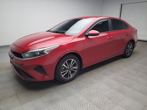 Used 2023 Kia Forte LXS image 2