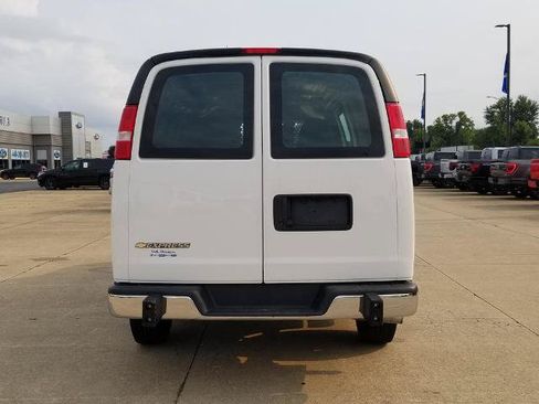 Used 2024 Chevrolet Express 2500 w/ Driver Convenience Package RWD image 3