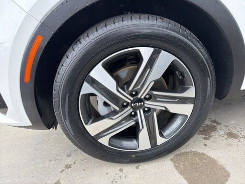 Certified 2023 Kia Sorento EX AWD/4WD image 9