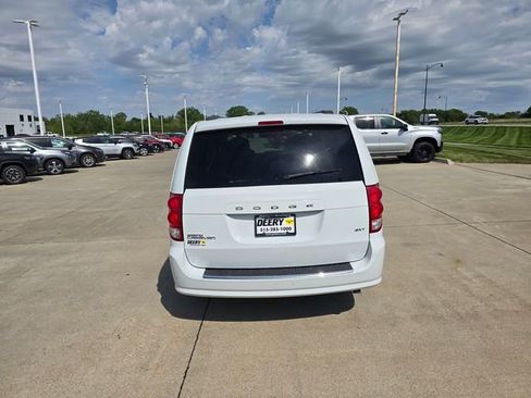 Used 2016 Dodge Grand Caravan SXT w/ Security Group FWD image 11