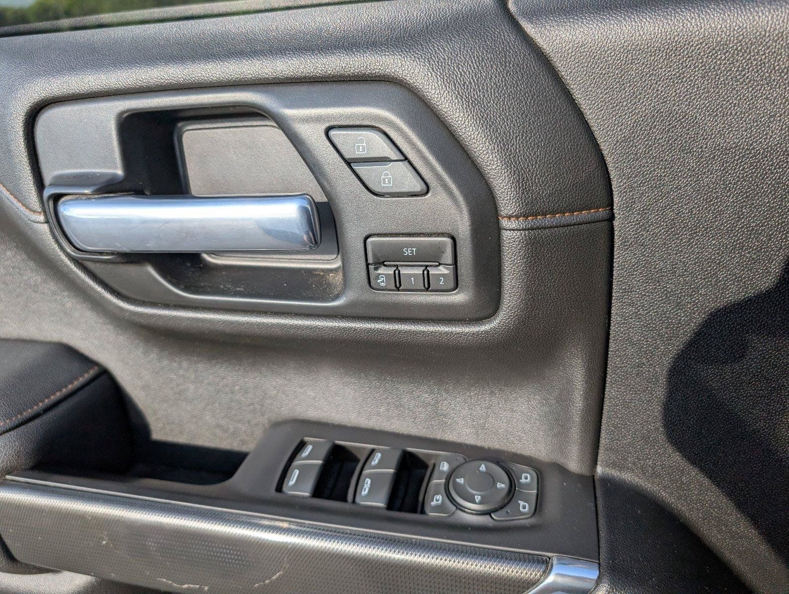 Used 2021 GMC Sierra 1500 AT4 w/ AT4 Carbonpro Edition AWD/4WD image 17
