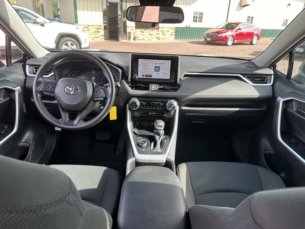 Used 2024 Toyota RAV4 LE AWD/4WD image 25
