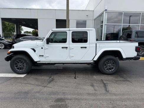 New 2026 Jeep Gladiator Sport AWD/4WD image 6