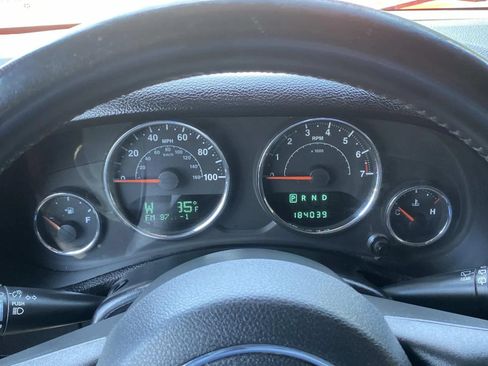 Used 2012 Jeep Wrangler Unlimited Sahara w/ Connectivity Group AWD/4WD image 19