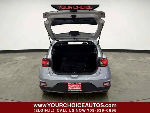 Used 2020 Hyundai Venue SE FWD image 5