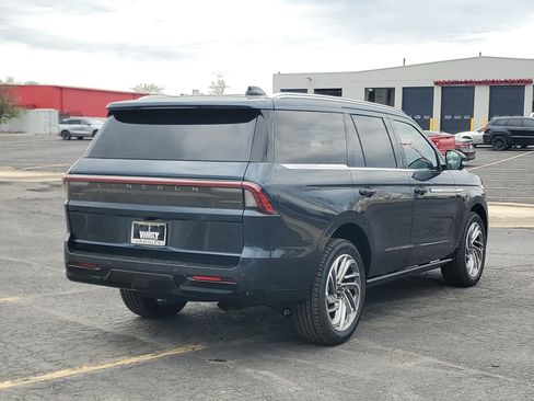 New 2026 Lincoln Navigator Reserve AWD/4WD image 4