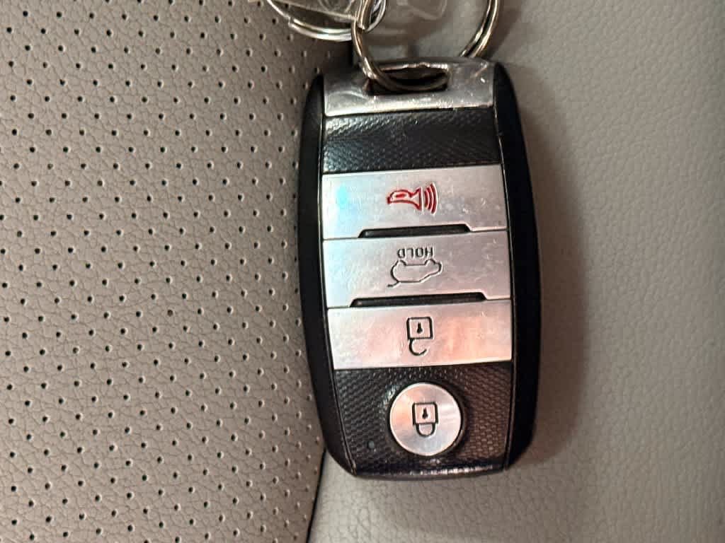 Used 2016 Kia Soul EV + FWD image 20
