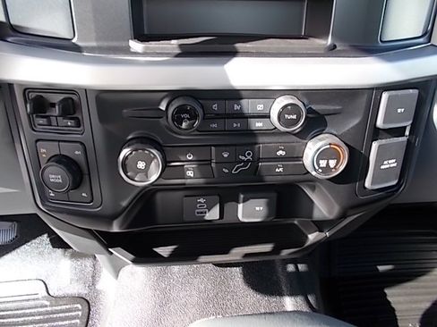 Used 2024 Ford F350 XL AWD/4WD image 9
