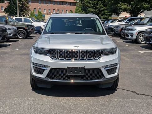 Certified 2023 Jeep Grand Cherokee Limited w/ Luxury Tech Group II AWD/4WD image 8