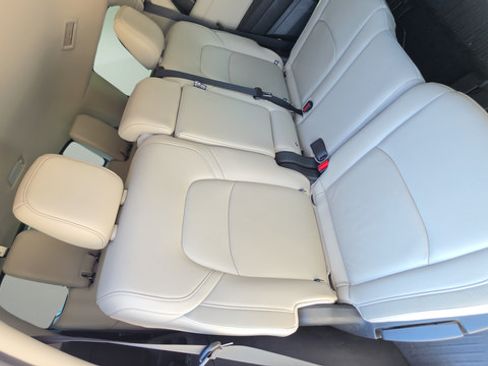 Used 2025 Nissan Pathfinder SL w/ Cargo Package AWD/4WD image 14