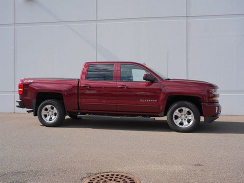 Used 2017 Chevrolet Silverado 1500 LT w/ All Star Edition AWD/4WD image 2