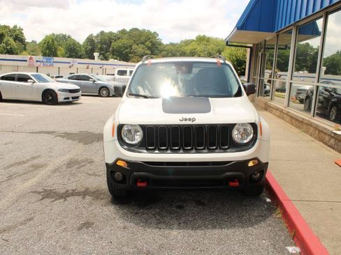 Used 2017 Jeep Renegade Trailhawk w/ Premium Trailhawk Package AWD/4WD image 2