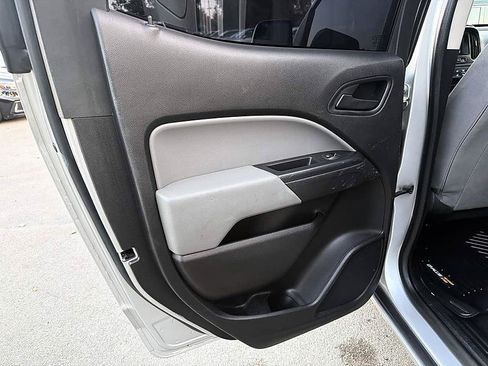 Used 2018 Chevrolet Colorado W/T w/ Custom Special Edition RWD image 11