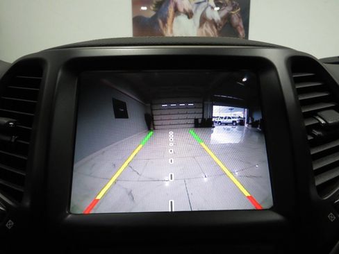 Used 2016 Jeep Cherokee Latitude w/ Comfort/Convenience Group FWD image 18