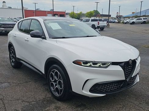 Used 2025 Alfa Romeo Tonale AWD/4WD image 10
