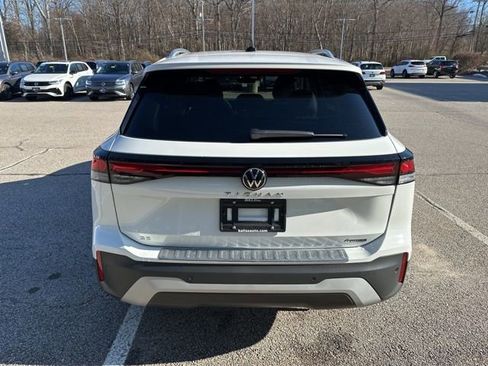 New 2026 Volkswagen Tiguan SE image 6