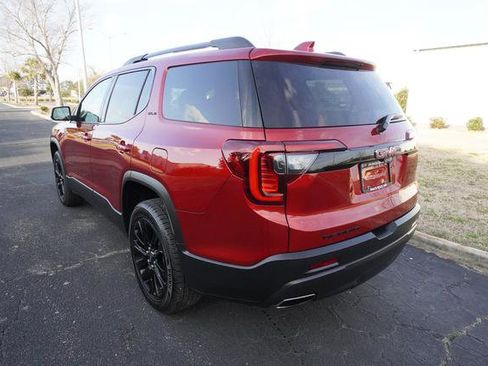 Used 2023 GMC Acadia SLE w/ Driver Convenience Package image 5