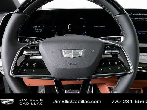 New 2026 Cadillac Optiq Luxury 2 RWD image 9