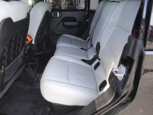 Used 2021 Jeep Gladiator Mojave image 12