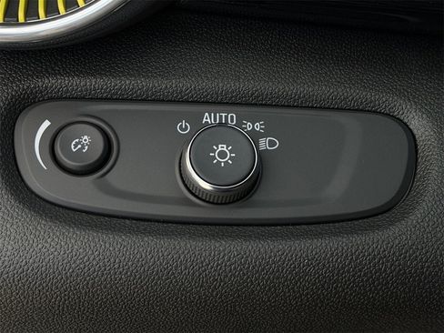 New 2026 Chevrolet Trax ACTIV w/ Sunroof Package image 20