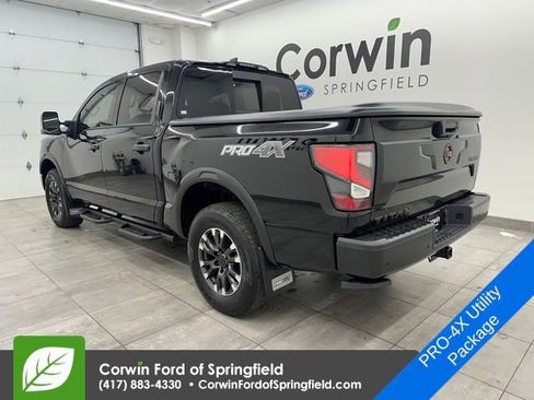 Used 2023 Nissan Titan PRO-4X w/ Pro-4x Convenience Package image 3