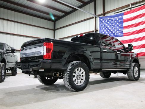 Used 2019 Ford F250 Limited AWD/4WD image 12