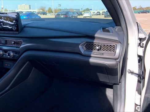 Used 2025 Acura Integra A-Spec image 17