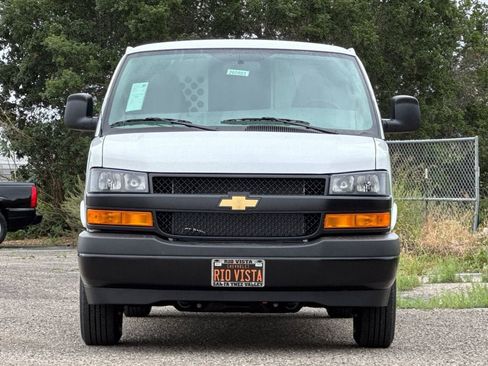 New 2026 Chevrolet Express 2500 Extended w/ Communications Package RWD image 9