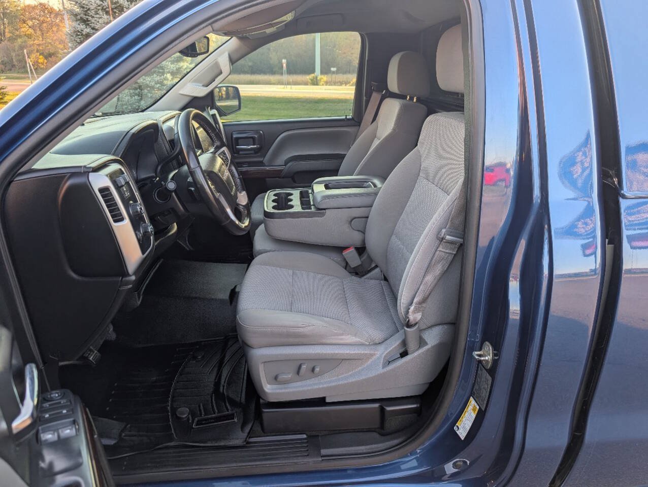Used 2015 GMC Sierra 1500 SLE w/ SLE Preferred Package AWD/4WD image 11