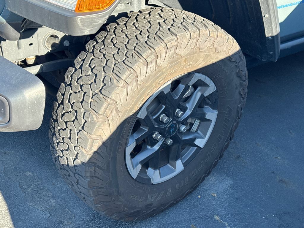 Used 2024 Jeep Wrangler Unlimited Rubicon 4xe w/ Safety Group AWD/4WD image 9