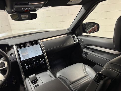 New 2026 Land Rover Discovery Limited Edition image 38