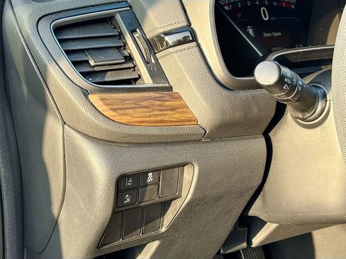 Used 2018 Honda CR-V EX image 11