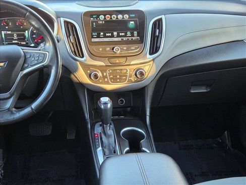 Used 2018 Chevrolet Equinox Premier image 14