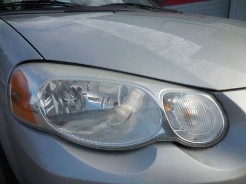 Used 2006 Chrysler Sebring LX image 25