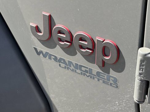 Used 2020 Jeep Wrangler Unlimited Rubicon AWD/4WD image 6
