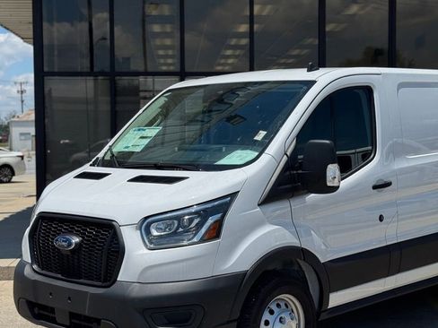 Used 2025 Ford Transit 150 Low Roof AWD image 2