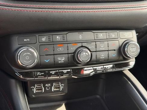 Used 2023 Dodge Durango GT AWD/4WD image 31
