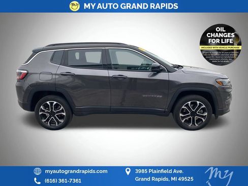 Used 2023 Jeep Compass Limited AWD/4WD image 4