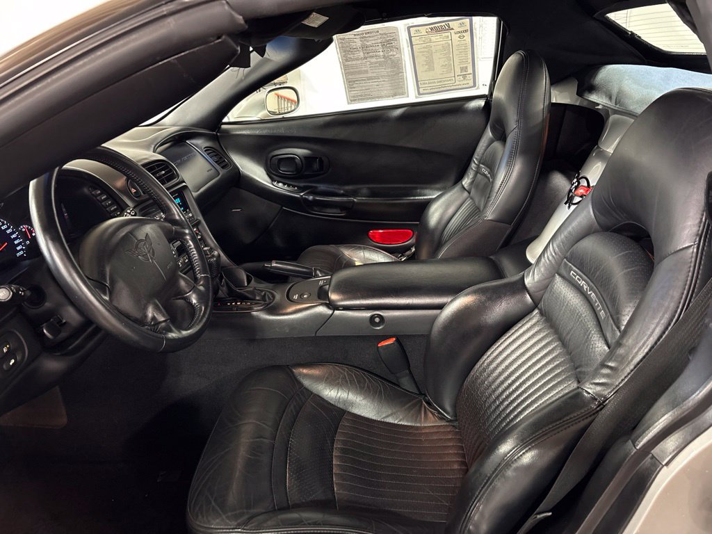 Used 2004 Chevrolet Corvette Convertible w/ Preferred Equipment Group RWD image 18