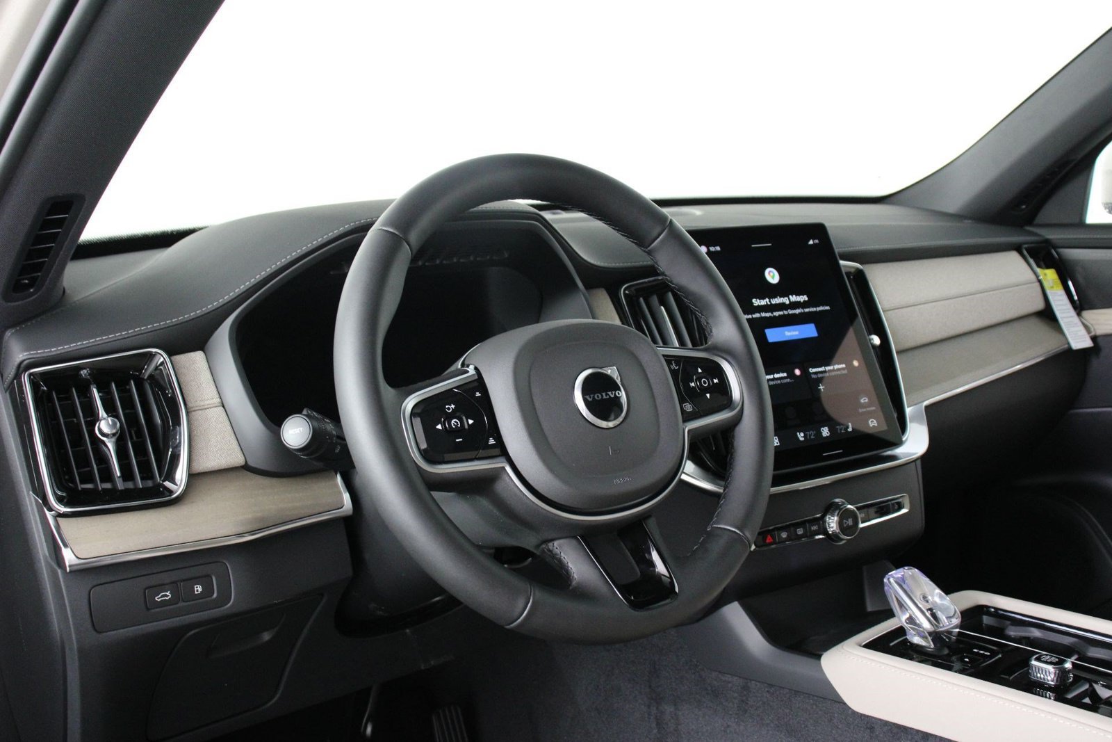 New 2026 Volvo XC90 T8 Plus w/ Protection Package Premier AWD/4WD image 8
