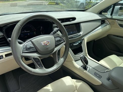 Used 2019 Cadillac XT5 Luxury image 10